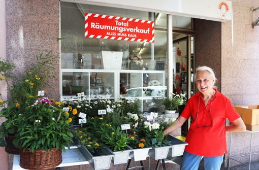 Ursula Schanbacher schließt nun endgültig ihren Blumen- und Geschenkeladen an der Vogelsangstraße 2a. Foto: Georg Fried