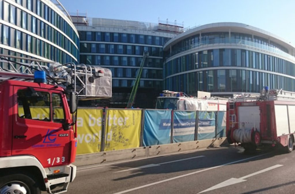 Feuerwehreinsatz am Flughafen Stuttgart: In der neuen Zentrale von Ernst & Young hat es gebrannt.