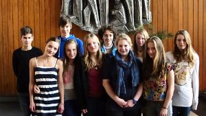 In Vaihingen werden diese und weiter junge Leute im April konfirmiert. Foto: Malte Klein