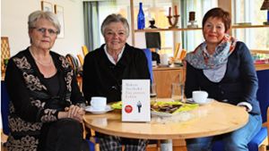 Gudrun Keller, Ursel Kaus und Anne Franke (von links) werden künftig den Literarischen Salon im Haus Rohrer Höhe gestalten. Foto: Sabine Schwieder