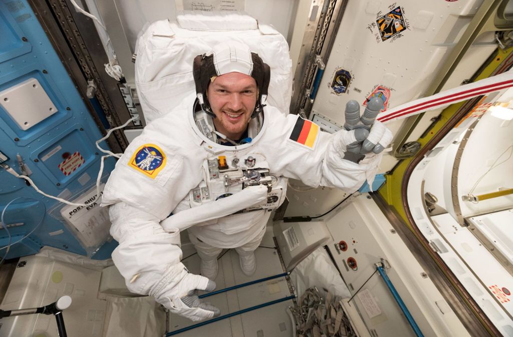 20. Dezember: Nach mehr als sechs Monaten an Bord der Internationalen Raumstation (ISS) kehrt der ­deutsche Raumfahrer Alexander Gerst auf die Erde zurück. Für den Künzelsauer war es die zweite Mission im All. Am 3. Oktober hatte er als erster Deutscher das Kommando auf der ISS übernommen.