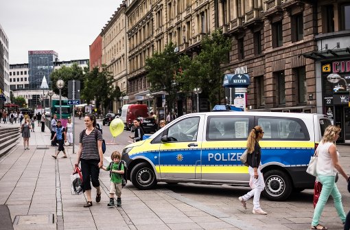 In der Stadtmitte von Stuttgart war die Polizei am Donnerstag wegen eines verdächtigen Gegenstands unterwegs. Foto: Lichtgut/Max Kovalenko