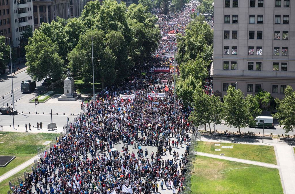 In Chile gibt es schon seit zwei Wochen große Proteste. Foto: AFP/PEDRO UGARTE