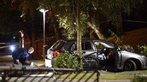In der schwedischen Großstadt Malmö ist ein fahrendes Auto von Schützen auf Motorrollern beschossen worden. Foto: TT NEWS AGENGY