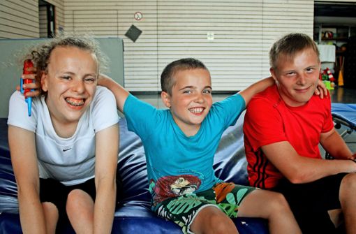 Antonia, Max und Niclas (von links) sind mit Begeisterung bei der inklusiven Spowo dabei. Foto: VfL Waiblingen