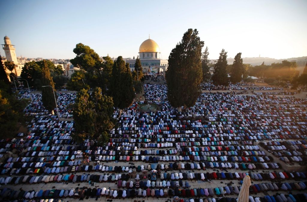 Ende des Ramadan: Muslime feiern Fest des Fastenbrechens 