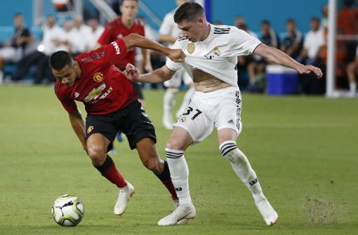 Vor einer Woche trafen Manchester United mit Alexis Sanchez (links) und Real Madrid bei einem Testspiel in Miami aufeinander. Foto: AFP