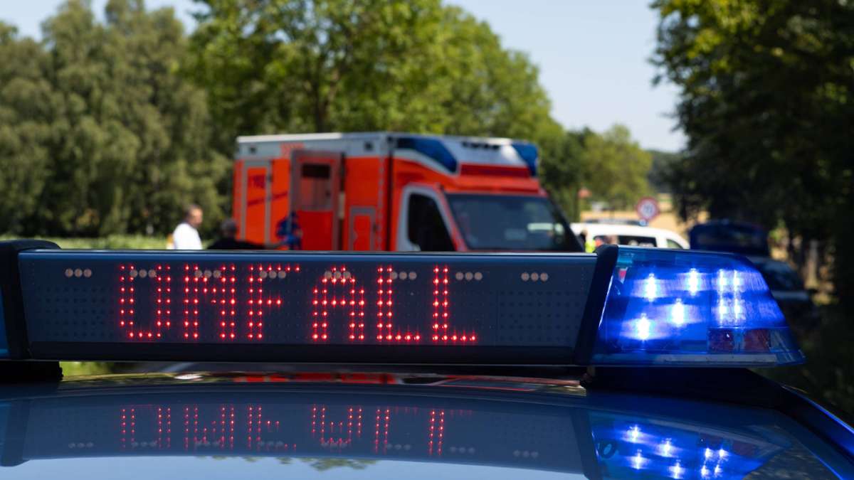 Zusammenstoß in Filderstadt: Frau und Kind bei Unfall verletzt