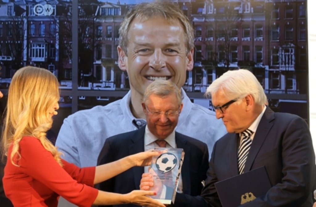 Jürgen Klinsmann wird zum Deutschen Botschafter des Fußballs gewählt.