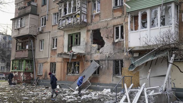 Behörden: Mädchen in Mariupol unter Trümmern verdurstet