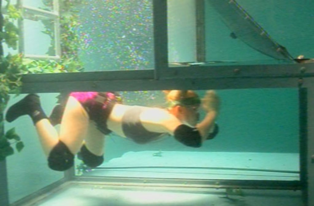 Angelina Heger macht ihre Sache unter Wasser gar nicht schlecht: Die Blondine ergattert an Tag vier im Dschungelcamp zehn von elf Sternen.