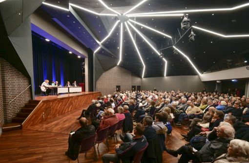 Das Interesse an Kommunalpolitik ist groß: Volles Haus beim Bürgermeister-Talk unserer Zeitung in Korntal-Münchingen. Foto: Simon Granville/Simon Granville