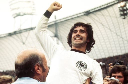 Gerd Müller nach dem Sieg im Finale der Weltmeisterschaft 1974. Foto: dpa/Karl Schnörrer