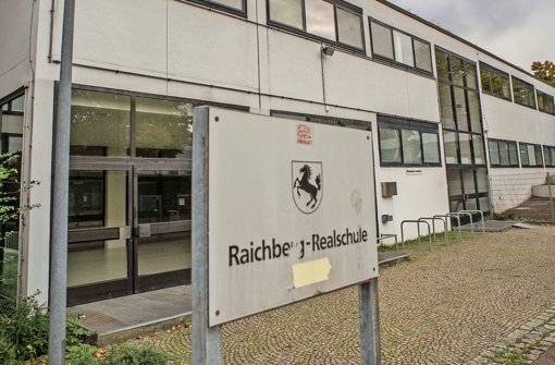 Auch die Sporthalle der Raichberg-Realschule wird mit Flüchtlingen belegt. Foto: Lichtgut/Max Kovalenko