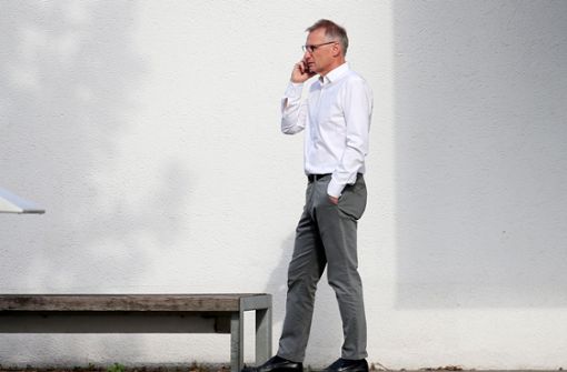 Bei Anruf Entlassung. Die Telefonate mit dem Trainerteam waren für VfB-Manager Michael Reschke „nicht vergnügungssteuerpflichtig“. Foto: Baumann