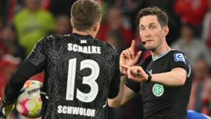 Matthias Jöllenbeck gab spät Elfmeter für Schalke. Foto: dpa/Torsten Silz