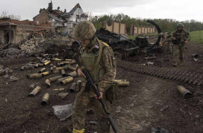 Putins Krieg in der Ukraine: Ukrainische Soldaten stoßen bei Charkiw an russische Grenze vor