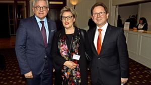 Minister Guido Wolf (CDU), Marianne Hofherr und Markus Hofherr (v. li.) Foto: Lg/Willikonsky