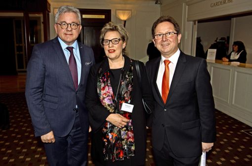 Minister Guido Wolf (CDU), Marianne Hofherr und Markus Hofherr (v. li.) Foto: Lg/Willikonsky
