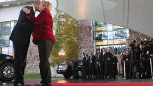 Hello und Goodbye – Barack Obama und Angela Merkel. Foto: dpa