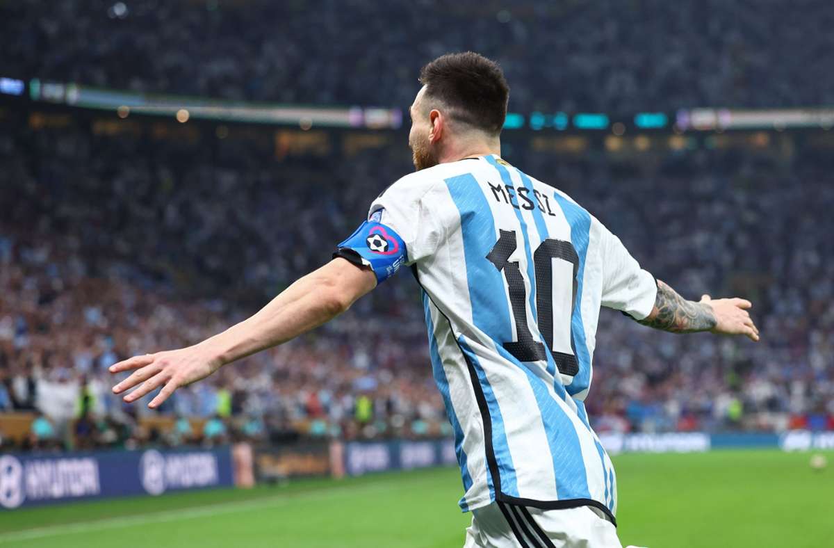 Lionel Messi hat es geschafft und sich mit Argentinien zum Weltmeister gekrönt. Damit beendet er seien Nationalmannschaftskarriere.