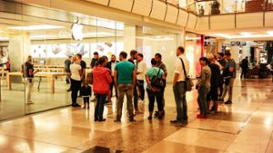Seit diesem Freitag ist das iPhone 7 in den Geschäften erhältlich, doch der gewohnte Andrang vor den Apple Stores scheint auszubleiben. Foto: 7aktuell.de/Ingo Reimer