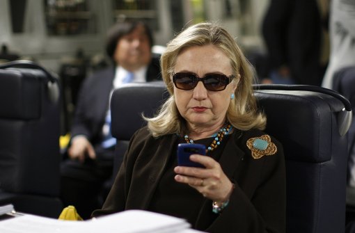 Das Außenministerium will seine Untersuchung zu E-Mail-Affäre um Hillary Clinton wieder aufnehmen.Foto:AP Foto:  