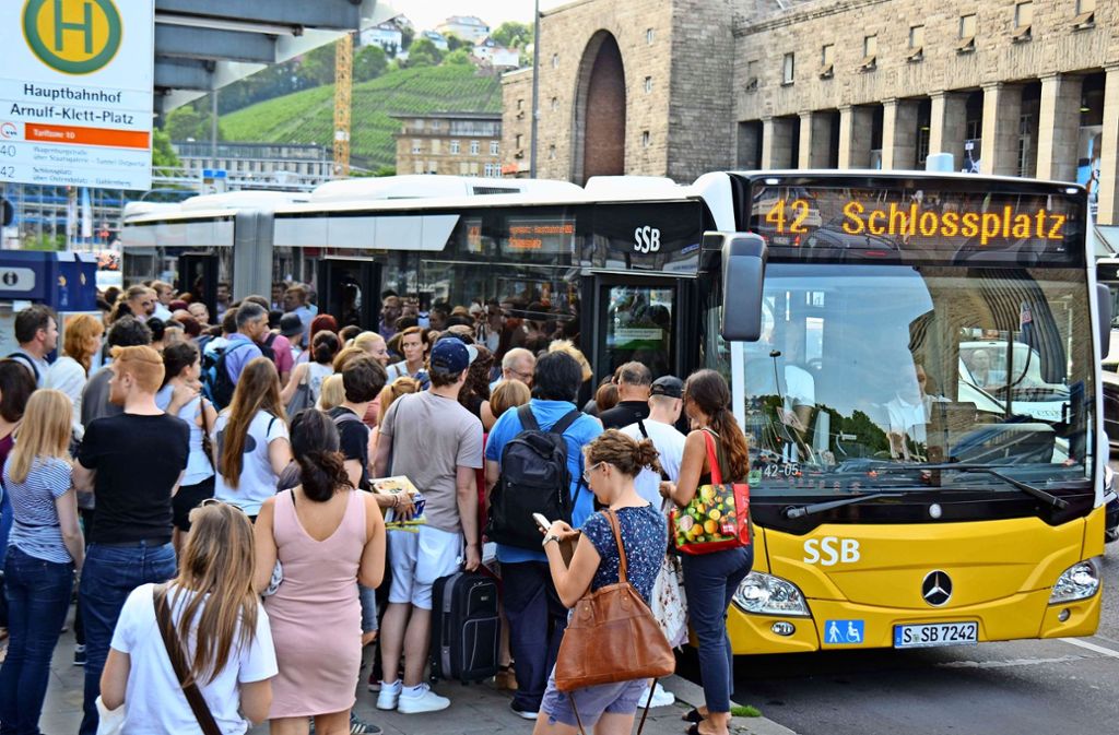 Zur Arbeit Mit Dem Bus Durch Stuttgart Ost Der 42er Fahrt Ab