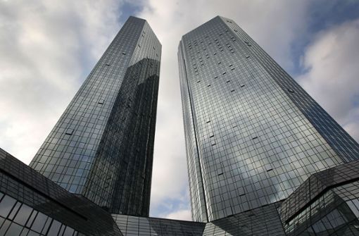Bei der Deutschen Bank gehen die Spekulationen über eine Fusion weiter. Foto: AFP