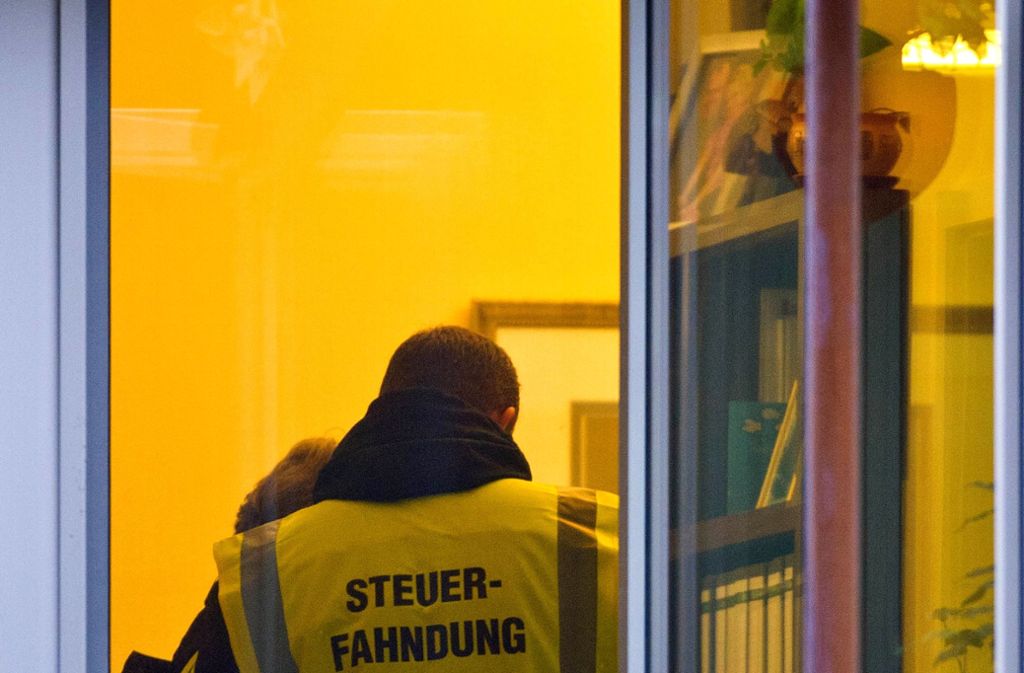 Der Bayerische Rundfunk hatte zuerst über den Vorfall berichtet und gemeldet, es gehe um einen hohen sechsstelligen Betrag an hinterzogenen Steuern (Symbolbild). Foto: dpa