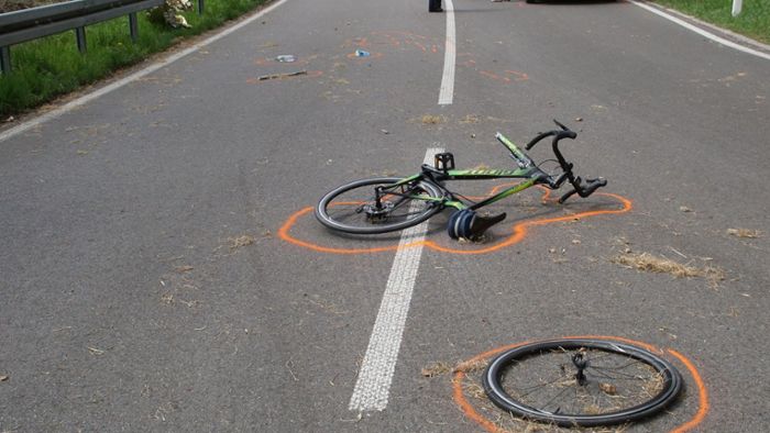 79-jähriger Fahrradfahrer bei Unfall lebensgefährlich verletzt