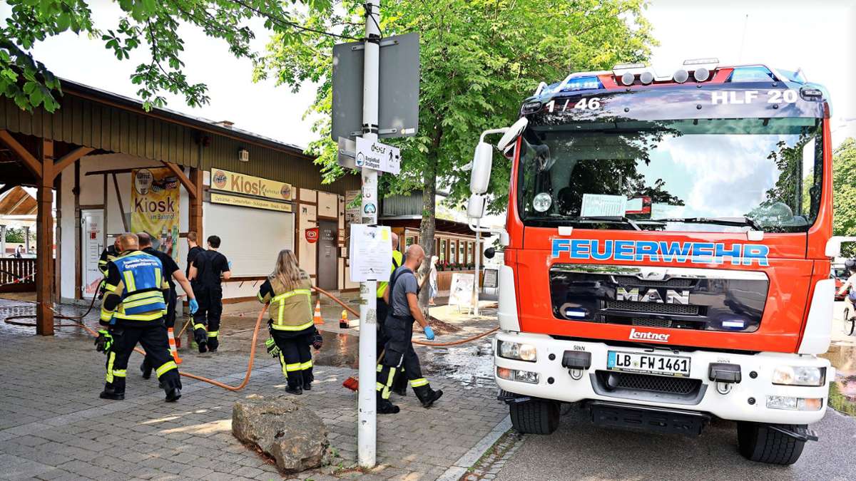 Bluttat am Bahnhof in Sachsenheim - 52-Jähriger sticht auf Ehefrau ein