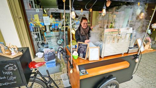 Beim verkaufsoffenen Sonntag in Ludwigsburg hat Saskia Rosenkranz den Besuchern aufwärmende  Kaffeepausen ermöglicht. Foto: Simon Granville