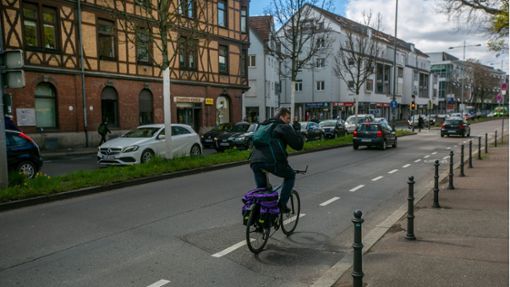 Einen Radweg statt des Radschutzstreifens auf der Kiesstraße hat die Stadtverwaltung mit Verweis auf ein noch zu erarbeitendes Gesamtkonzept abgelehnt. Foto: Roberto Bulgrin