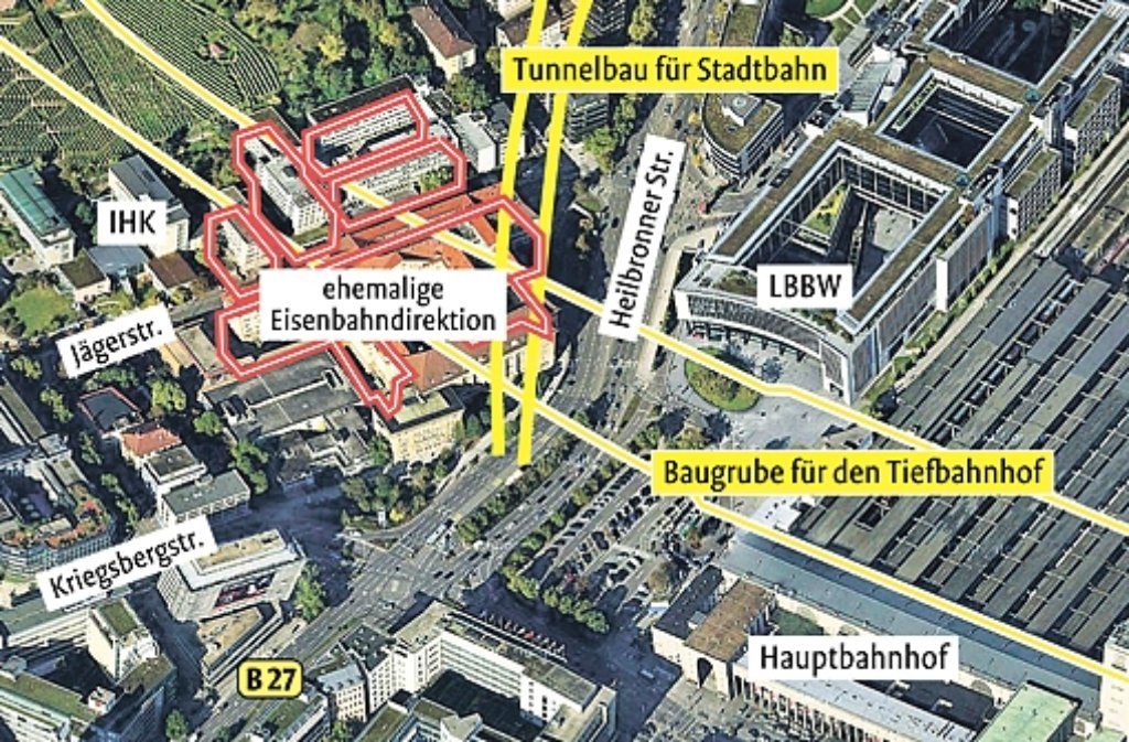 Bald wird die Alte Bahndirektion (rot umrandet) von der Bildfläche verschwinden. Foto: Google Maps/StN-Grafik Lange