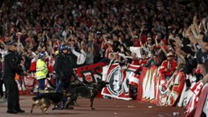 Fans des 1. FC Köln sorgen für verspäteten Anpfiff