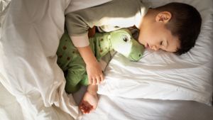 Ab wann sollten Kinder alleine schlafen?