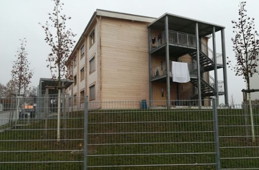 Wegen dieser Asylhäuser in Harthausen gibt es Zank. Foto: Sägesser