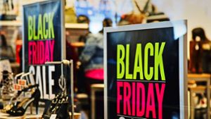 Der „Black Friday“ soll die Menschen zum Einkaufen animieren. Das Konzept aus den USA funktioniert mittlerweile auch in Deutschland. Foto: EPA