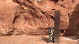 Wildhüter entdecken geheimnisvollen Monolith  in der Wüste