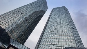 Im Verfahren der Stadt Pforzheim gegen die Deutsche Bank wegen verlustreicher Zinsgeschäfte hat das Landgericht Frankfurt einen Vergleich vorgeschlagen. Foto: AFP