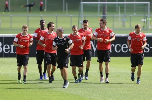 Die VfB-Profis beim Training – beim ersten Pflichspiel wird sich zeigen, wie gut sie in Form sind Foto: Pressefoto Baumann