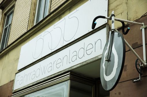 Warum der Laden Basis am Olgaeck geschlossen hat, darüber rätseln auch langgediente Stuttgarter Fahrradaktivisten. Foto: Lichtgut/Leif Piechowski