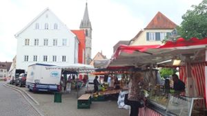 Mittwochs und samstags ist Markt rund um das Bezirksrathaus. Foto: privat