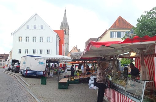 Mittwochs und samstags ist Markt rund um das Bezirksrathaus. Foto: privat