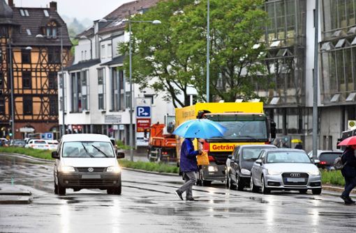 Um die Lärm-Grenzwerte einzuhalten, soll auch in der Kiesstraße nicht mehr schneller als 30 Kilometer pro Stunde gefahren werden. Foto: Horst Rudel
