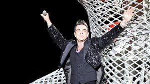 Im vergangenen Jahr hat Robbie Williams die Mercedes-Benz-Arena gerockt Foto: Peter Petsch