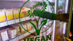 Vegane Produkte dürfen keine Milch-Begriffe enthalten wie „Käse“, „Rahm“, „Sahne“, „Butter“ oder „Joghurt“. Foto: dpa