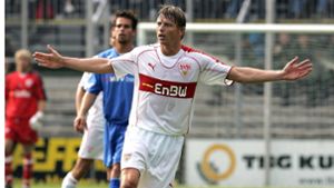 Jon Dahl Tomasson und der VfB hatten 2005 im DFB-Pokal große Mühe im Kraichgau. In der Bildergalerie lassen wir die Partie Revue passieren. Foto: imago/Avanti