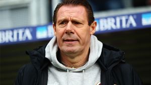 Der Trainer des SV Wehen Wiesbaden, Sven Demandt. Foto: Getty Images